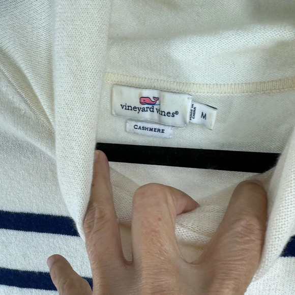 Vineyard Vines 100% Cashmere striped sweater medium - Picture 4 of 4